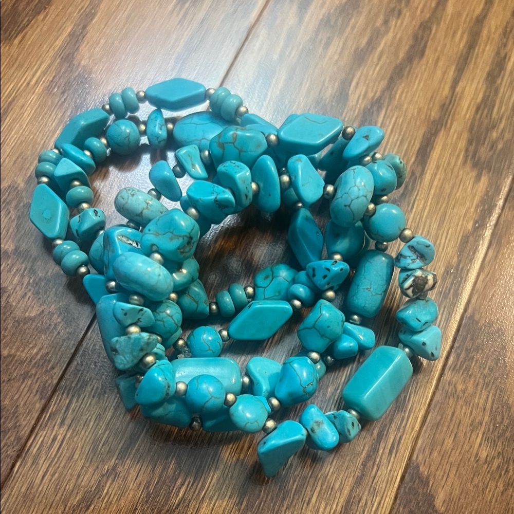 A set of 5 Turquoise Beaded bracelets